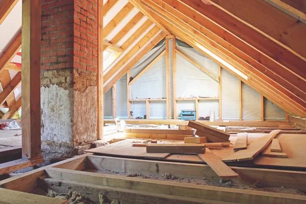 How Attic Insulation Affects Indoor Temperature and Energy Bills